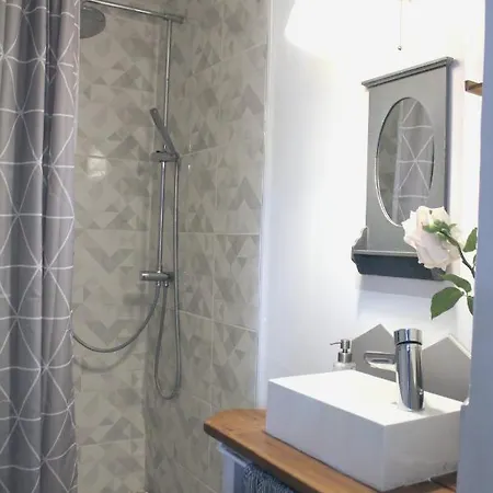 Apartmán Teljesen Felszerelt Kis Haz, Sajat Udvarral :) - Notre Petite Maison *