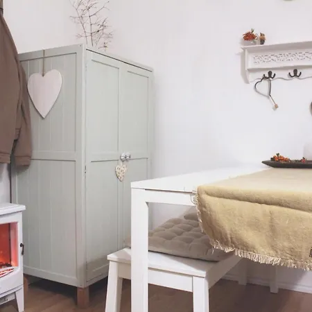 Teljesen Felszerelt Kis Haz, Sajat Udvarral :) - Notre Petite Maison Apartment