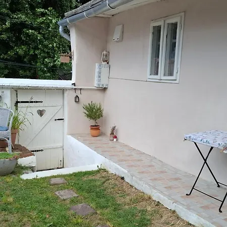 Teljesen Felszerelt Kis Ház, Saját Udvarral :) - Notre Petite Maison Pécs