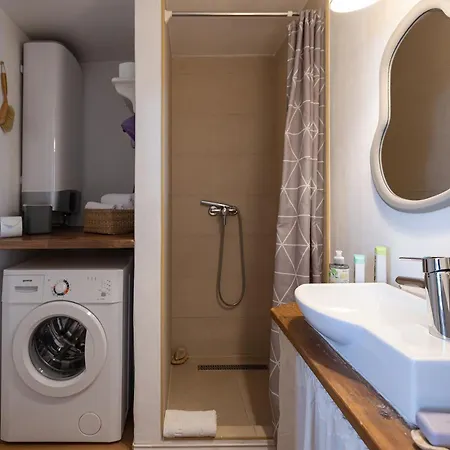 Teljesen Felszerelt Kis Haz, Sajat Udvarral :) - Notre Petite Maison Апартаменты *